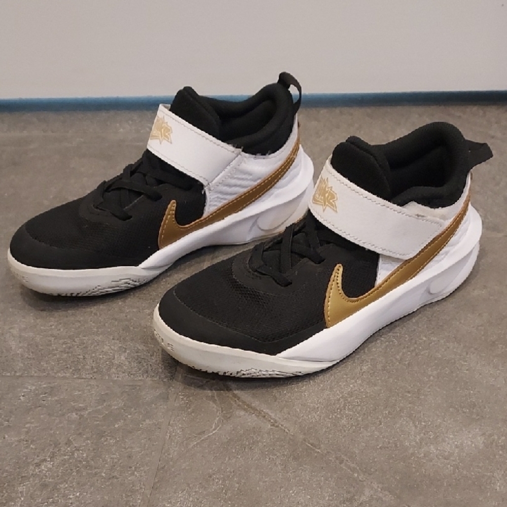 Nike Kids Black and Gold Sneakers
